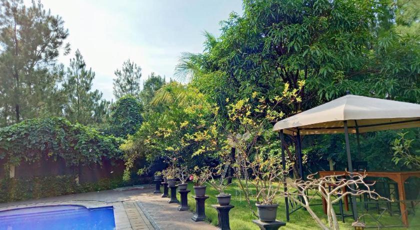 Villa Gathering Yuni Syahla Citaringgul Esterno foto